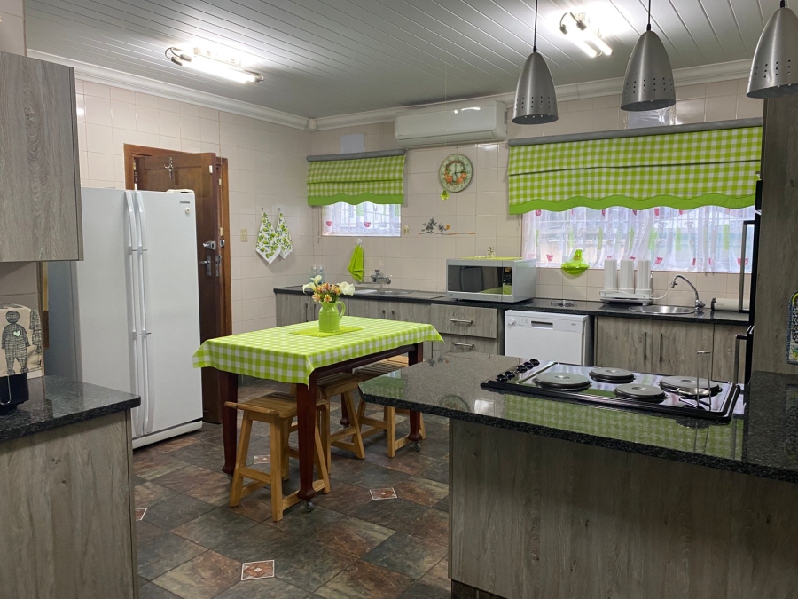 4 Bedroom Property for Sale in Flamingo Park Free State